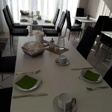 Margret Haus 住宿加早餐酒店 巴拉顿菲赖德