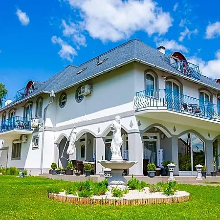 Margret Ház Bed and breakfast