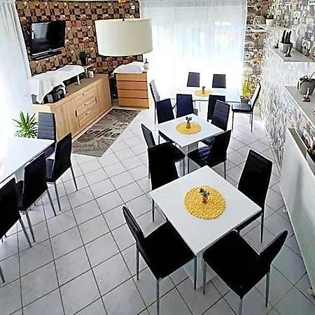 Bed and breakfast Margret Ház 3*